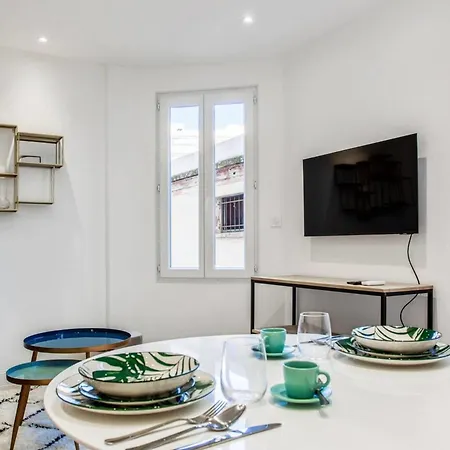 Cozy Near The Apartman Antibes